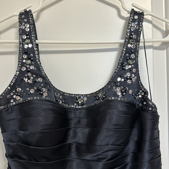 Adrianna Papell collection blue dress, size large includes a shawl - Picture 2 of 9